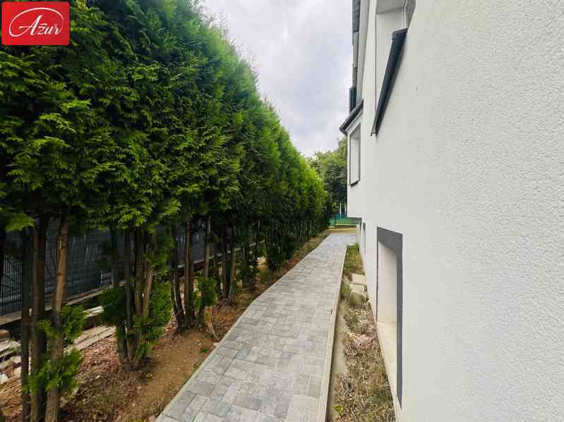 Skvělý rodinný dům 6+kk po kompletní rekonstrukci v Oseku - foto 29