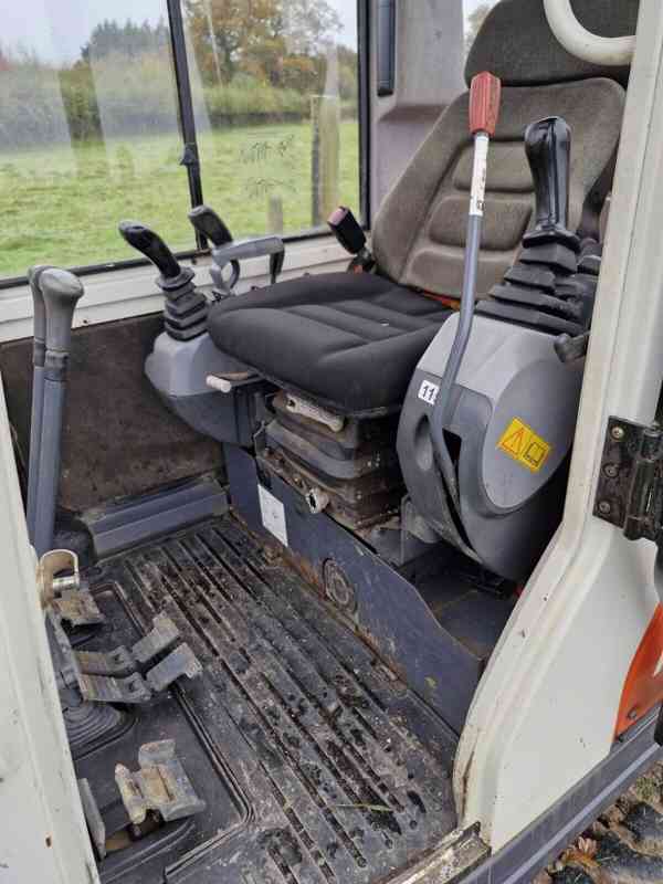 Minibagr Kubota KX337 - foto 4