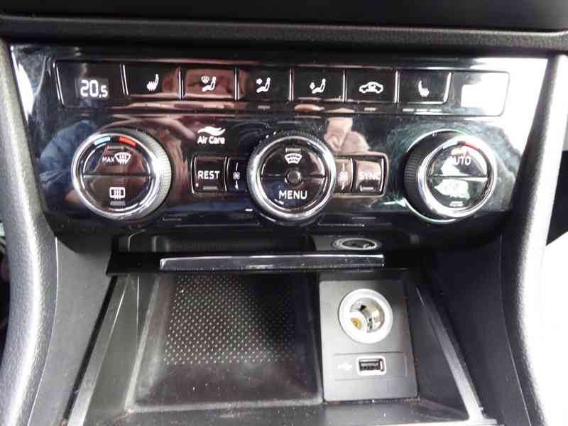 ŠKODA Superb Combi L&K 2,0 TDI 140 kW 4x4 DSG, 3058 - foto 30