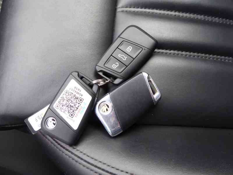 ŠKODA Superb Combi L&K 2,0 TDI 140 kW 4x4 DSG, 3058 - foto 36