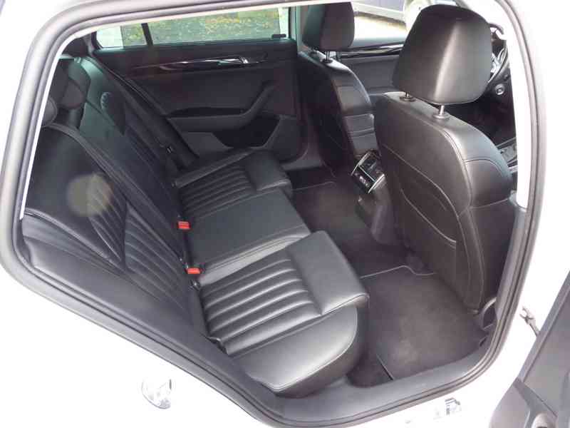 ŠKODA Superb Combi L&K 2,0 TDI 140 kW 4x4 DSG, 3058 - foto 15