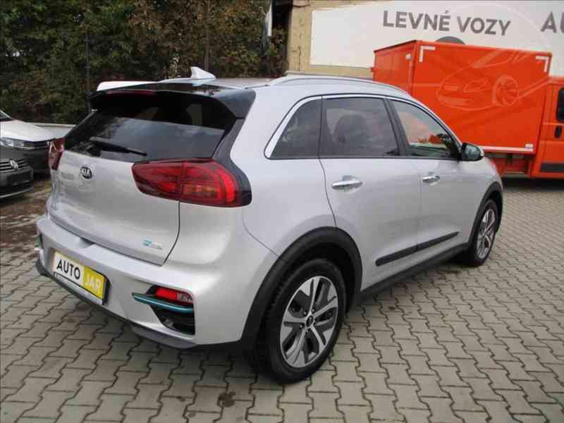 Kia E-niro 0,0 64kWh Executive SoH 100%-REZERVOVÁNO - foto 4