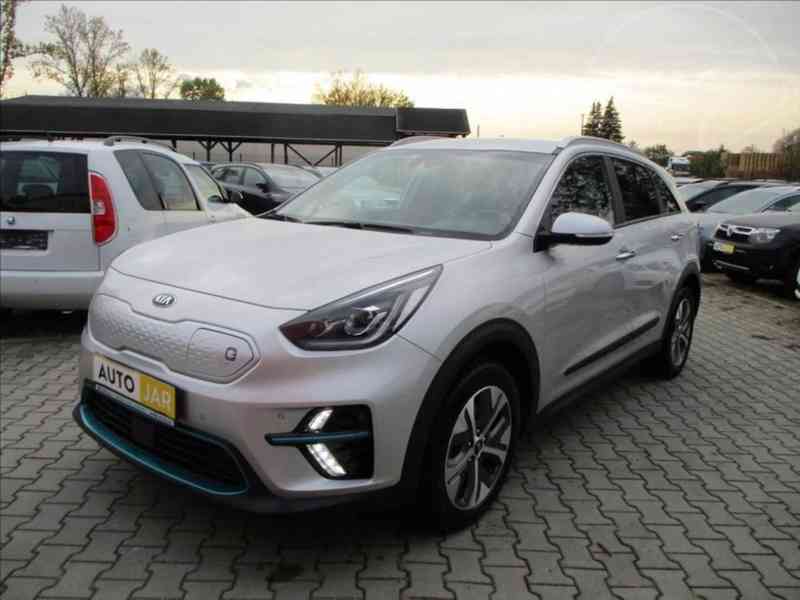 Kia E-niro 0,0 64kWh Executive SoH 100%-REZERVOVÁNO - foto 2