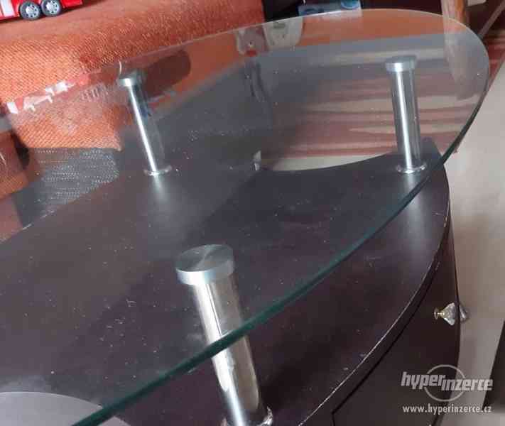 Konferenční stolek Stella - sklněný ovál 65 x 120 cm - foto 3