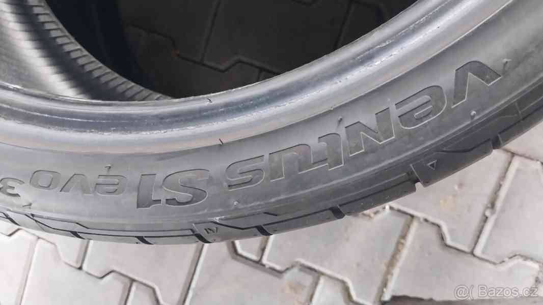 Prodám 2 x letní pneu Hankook 235/35/19 - foto 6