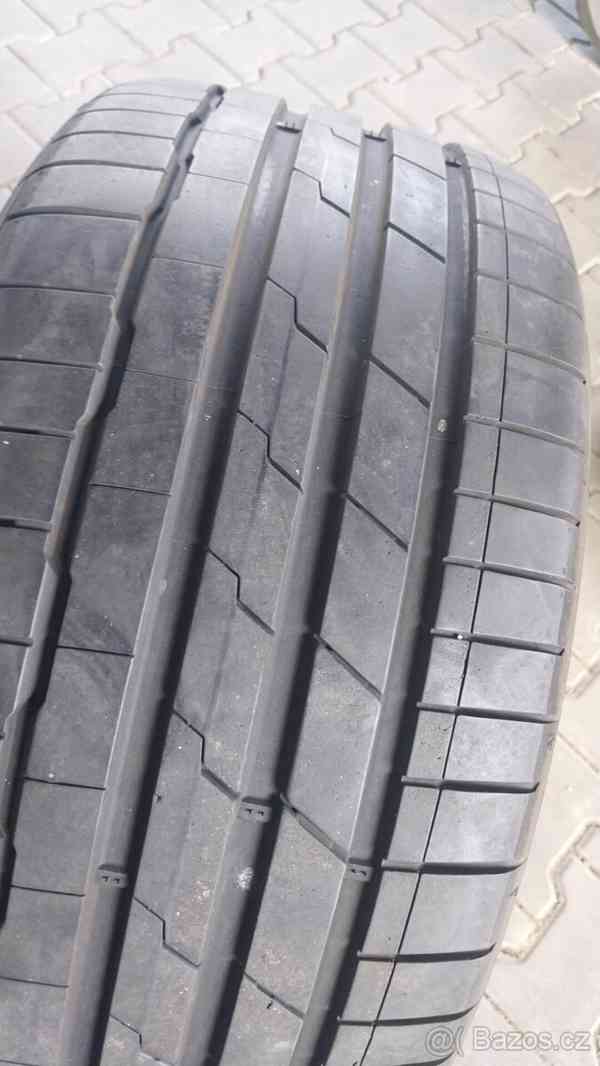 Prodám 2 x letní pneu Hankook 235/35/19 - foto 4