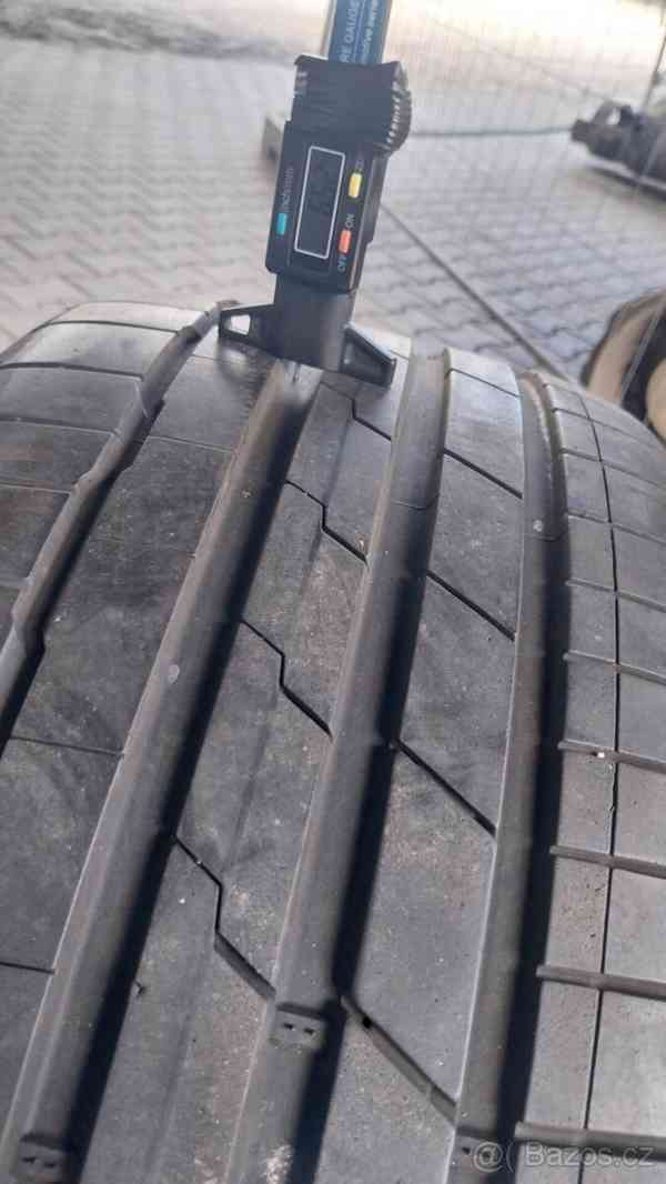 Prodám 2 x letní pneu Hankook 235/35/19 - foto 3
