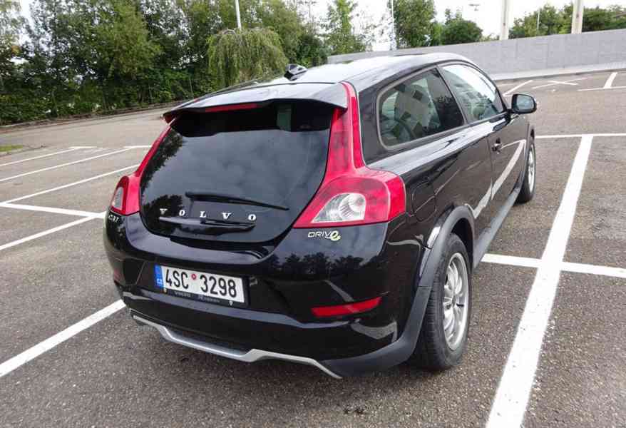 Volvo C30 1.6 D r.v.2011 (84 kw) stk:3/2026 - foto 4