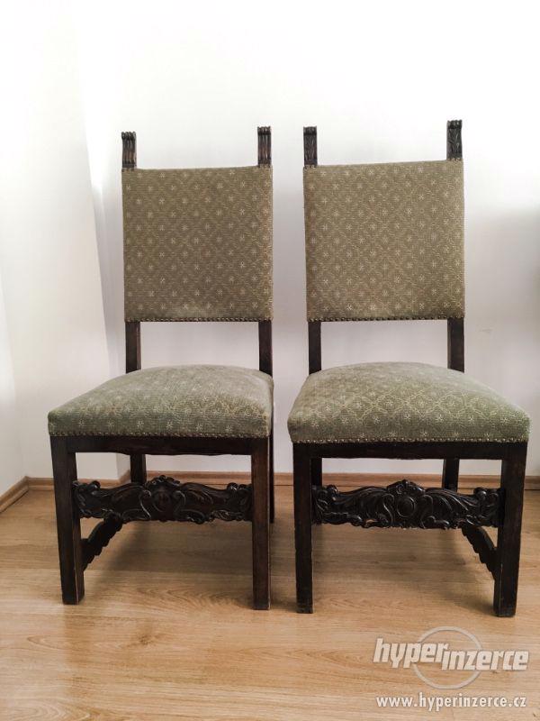 Pár čalouněných  židlí, druhé baroko - foto 4