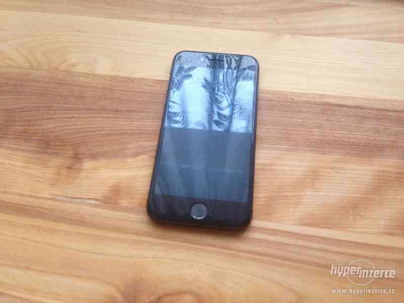 Apple iPhone 8, 64GB - foto 1