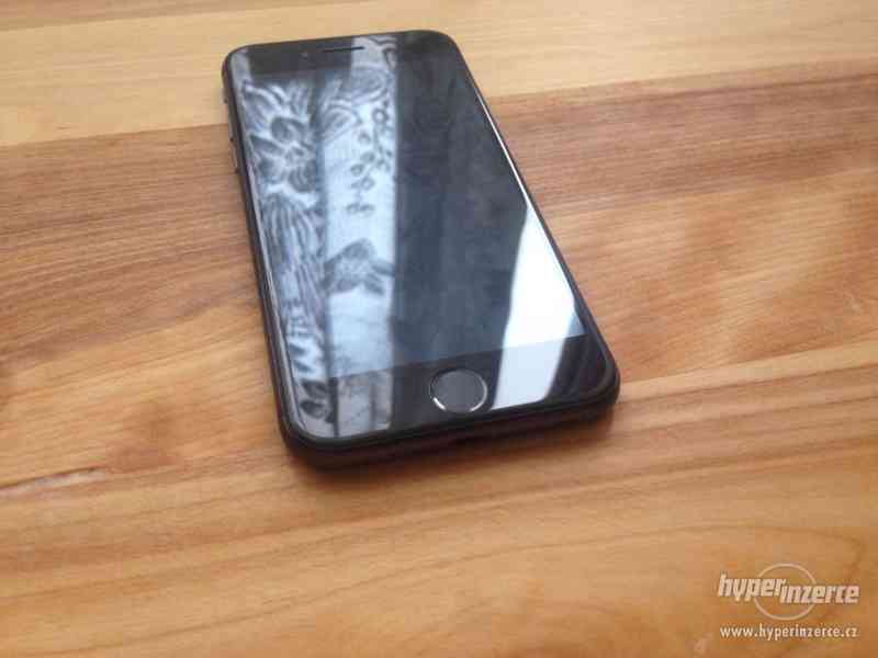 Apple iPhone 8, 64GB - foto 2