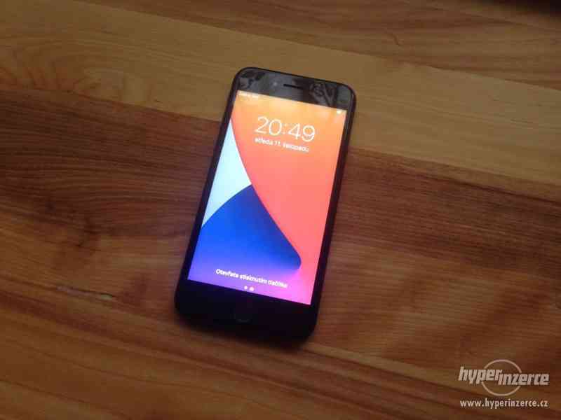 Apple iPhone 8, 64GB - foto 6