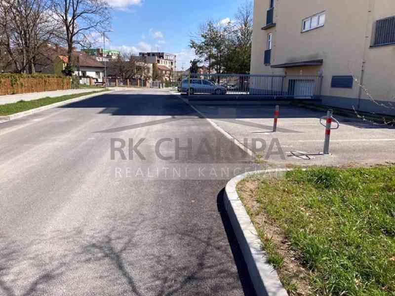 Prodej parkovacího stání, na 1 automobil, u bytového domu, ul. Zahradní, Ševětín, 13 m2 - foto 3