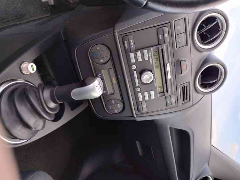 Ford Fiesta 1.6 Ghia - foto 7