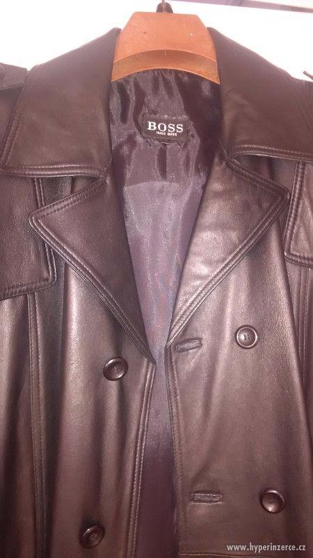Černý dlouhý kožený kabát zn. HUGO BOSS - foto 2
