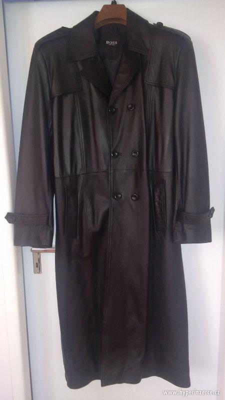 Černý dlouhý kožený kabát zn. HUGO BOSS - foto 3