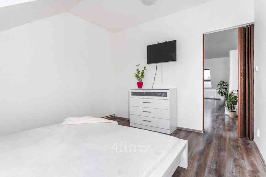 Prodej krásného bytu 3+1 s výhledem na Říp, 86 m2 Střemy - foto 8
