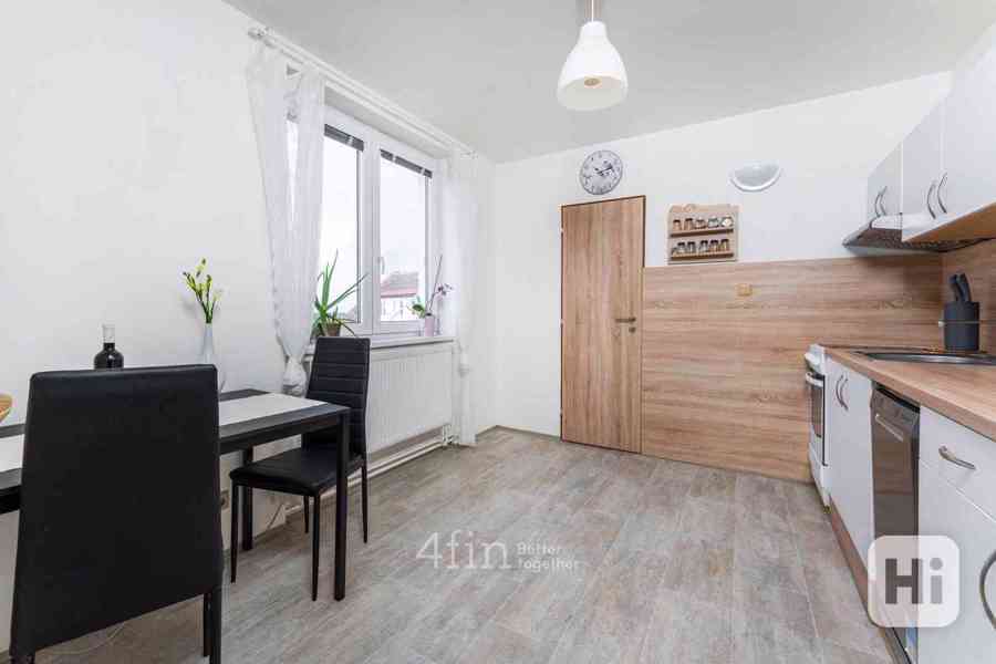Prodej krásného bytu 3+1 s výhledem na Říp, 86 m2 Střemy - foto 7