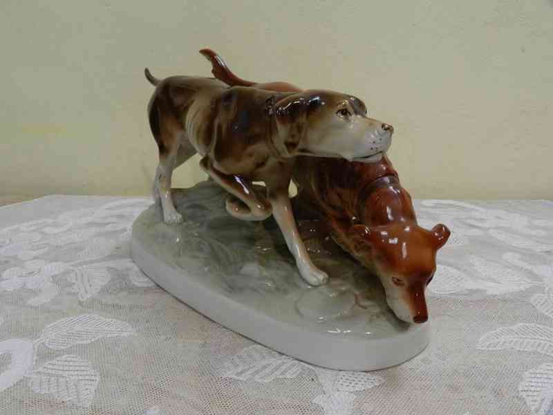 Krásná větší porcelánová soška Lovečtí Psi Royal Dux - foto 2