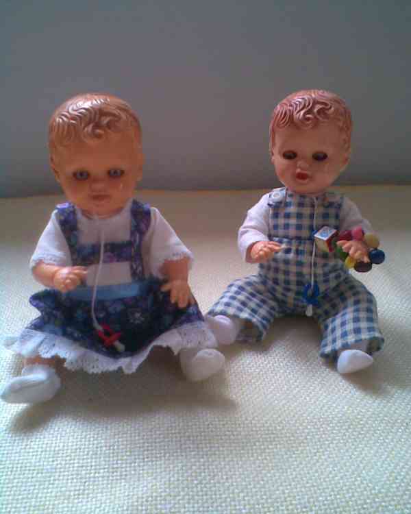 Retro kočárky s panenkami - foto 4