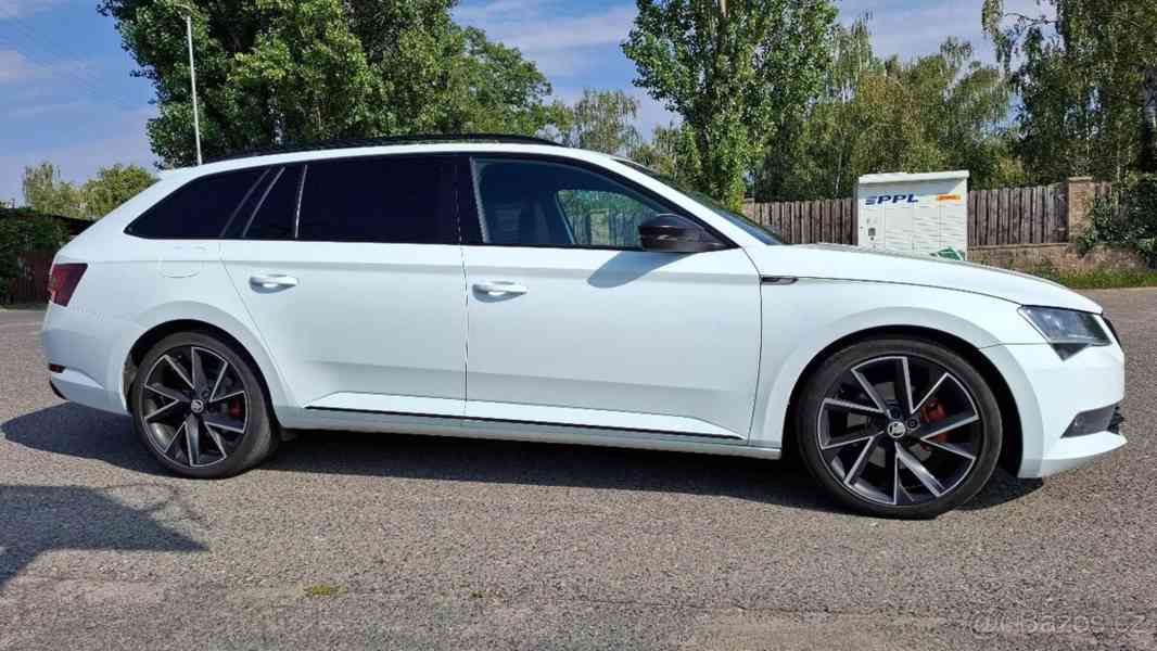 Škoda Superb 2,0   3 Sportline 4x4 - foto 17