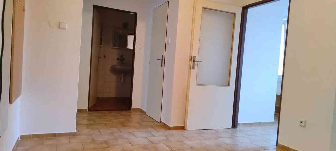 Pronájem bytu 3+1 87 m² - foto 8