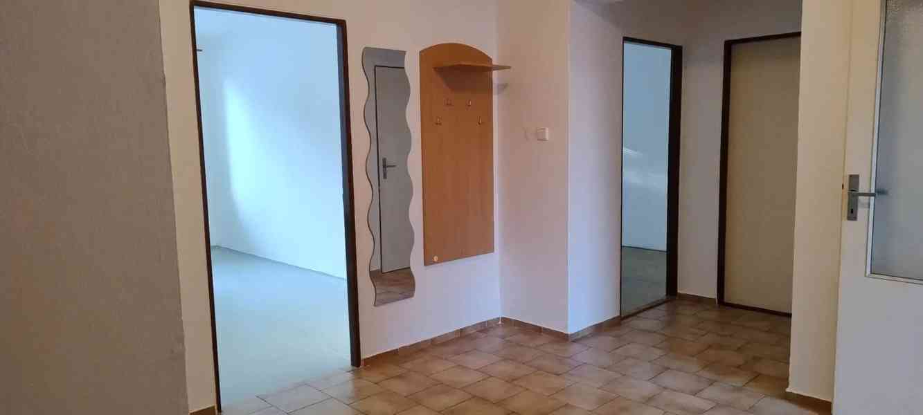 Pronájem bytu 3+1 87 m² - foto 5