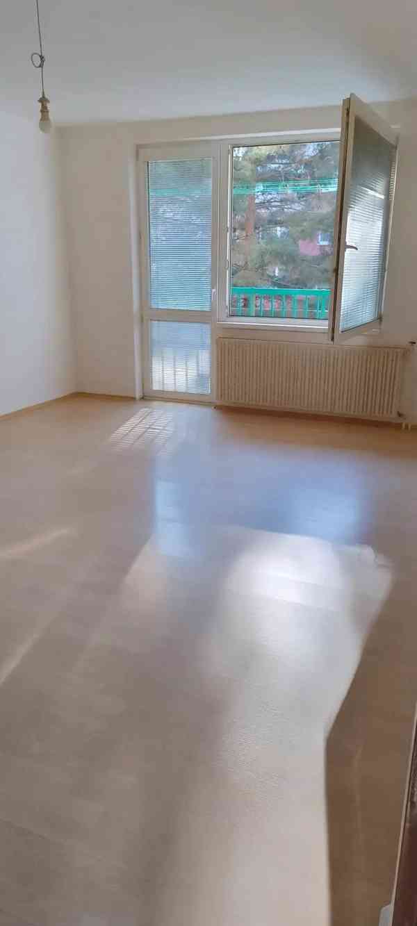 Pronájem bytu 3+1 87 m² - foto 4