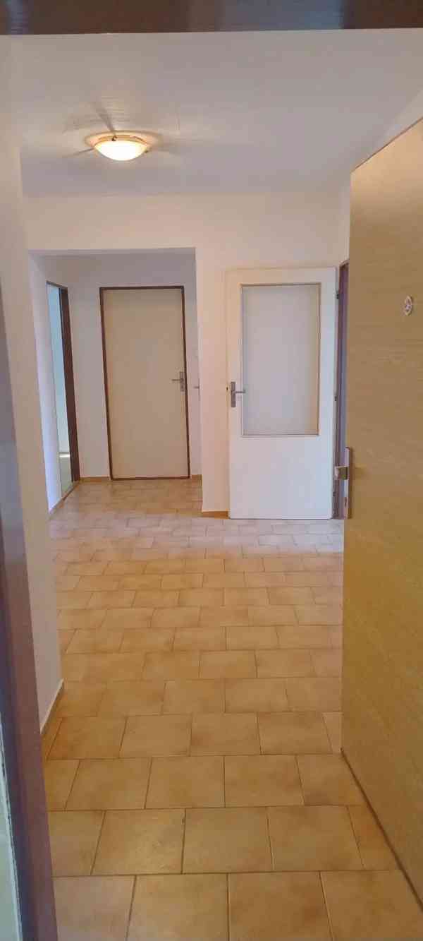 Pronájem bytu 3+1 87 m² - foto 2