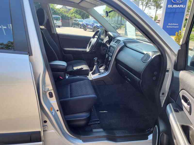 Suzuki Grand Vitara 2.4i Comfort 4x4 benzín 124kw - foto 5