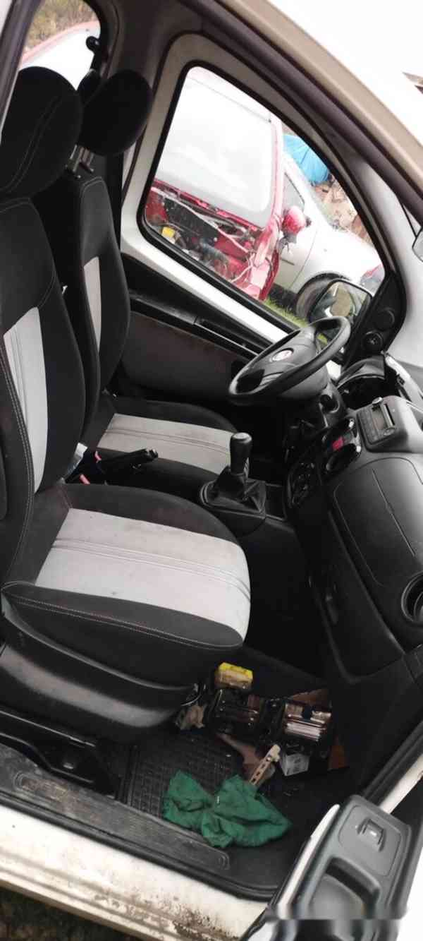 Fiat Qubo 1.3JTD -70kW - r.v. 2012 rozprodám na ND .Motor KO - foto 5