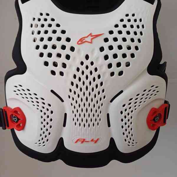 Motokrosový chránič Alpinestars A-4 MAX - foto 3