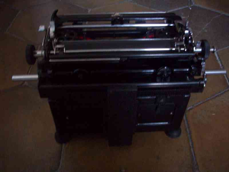 Starožitný psací stroj Ideal - foto 2