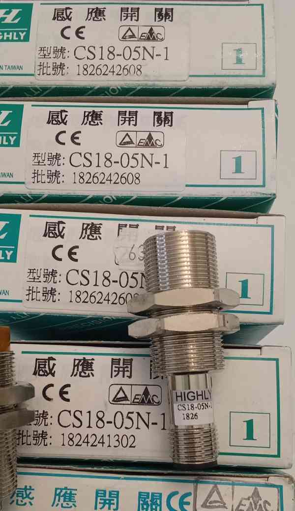 9 kusů indukční čidlo HIGHLY CS18-05N-1 Vnější průměr těla z - foto 3