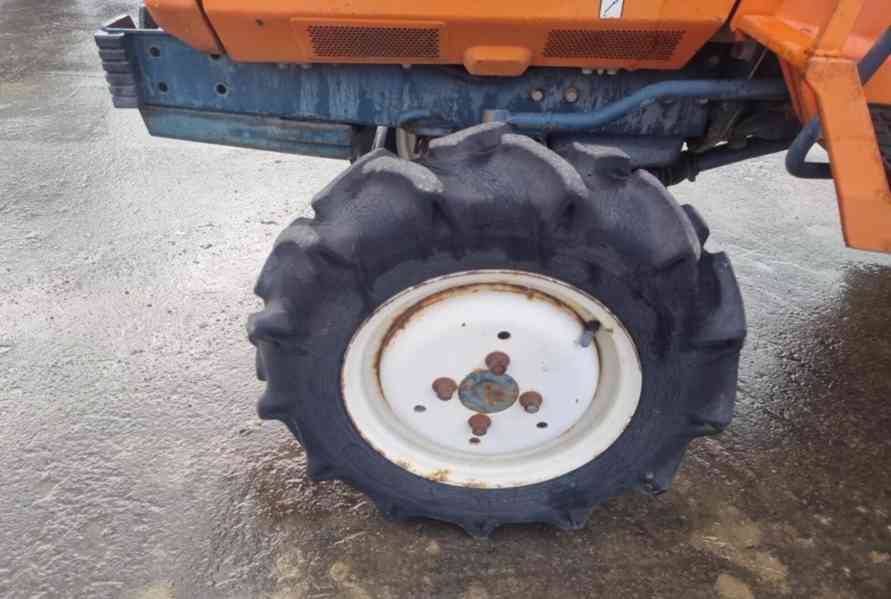 Traktor Kubota B1-15DT - foto 18