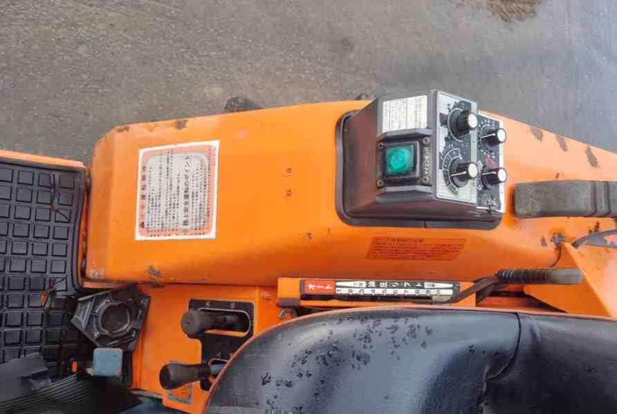 Traktor Kubota B1-15DT - foto 10