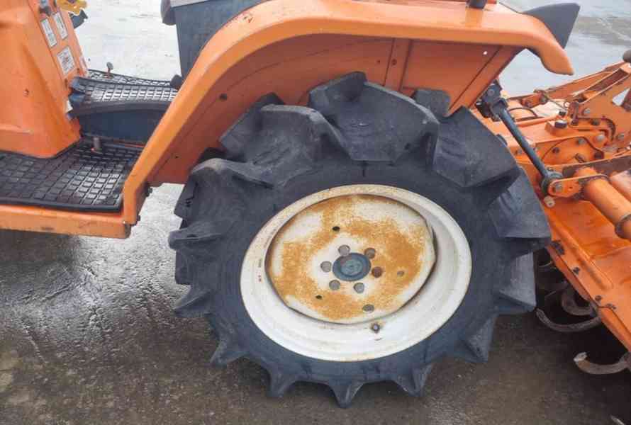 Traktor Kubota B1-15DT - foto 8