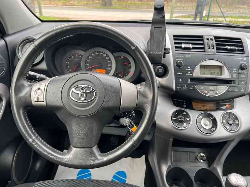 Toyota RAV 4 2,0i 4x4 benzín 112kw - foto 12