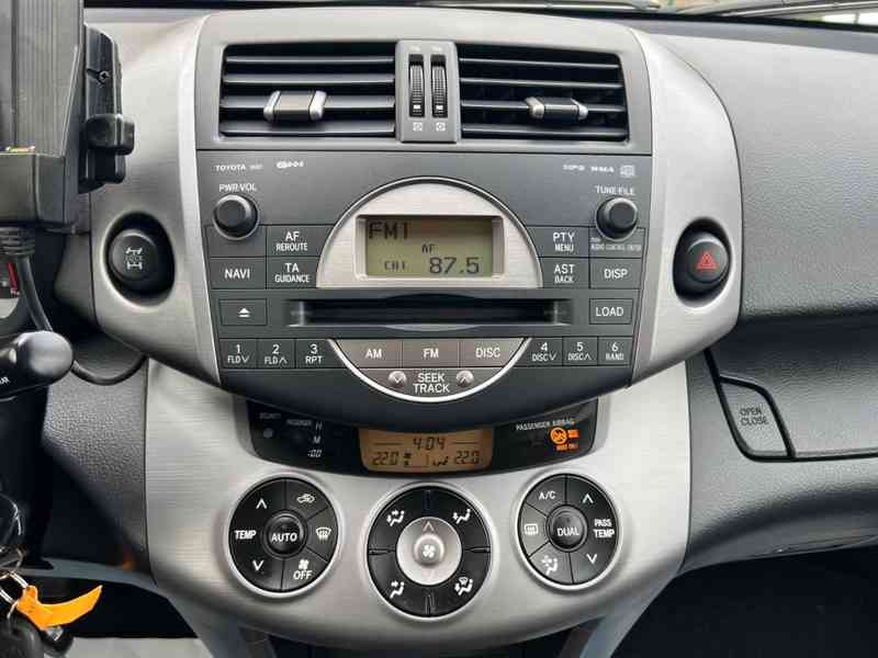 Toyota RAV 4 2,0i 4x4 benzín 112kw - foto 18