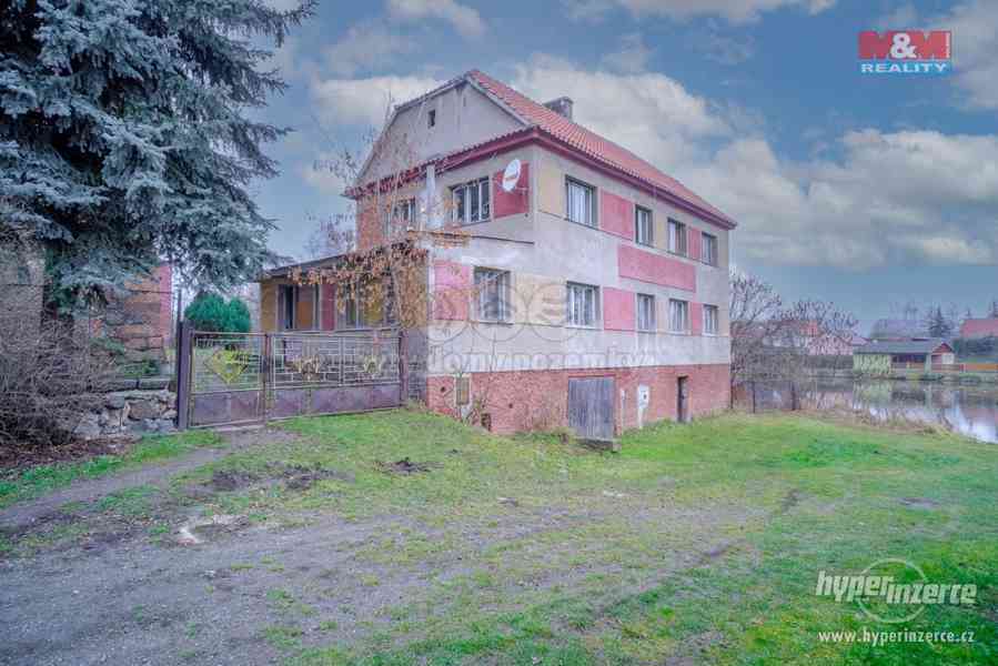 Prodej rodinného domu 7+1, 1024 m?, Vroutek, ul. Pod Věží - foto 1