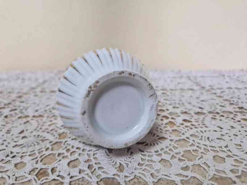 Sbírkový starý porcelánový Hrnek Mušlák Skuteč - foto 5
