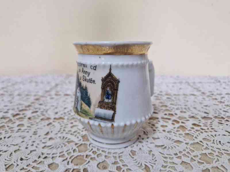 Sbírkový starý porcelánový Hrnek Mušlák Skuteč - foto 2