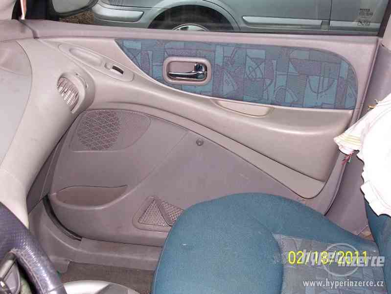 Nissan Almera Tino 1.8i16V r.v.2001 - foto 12