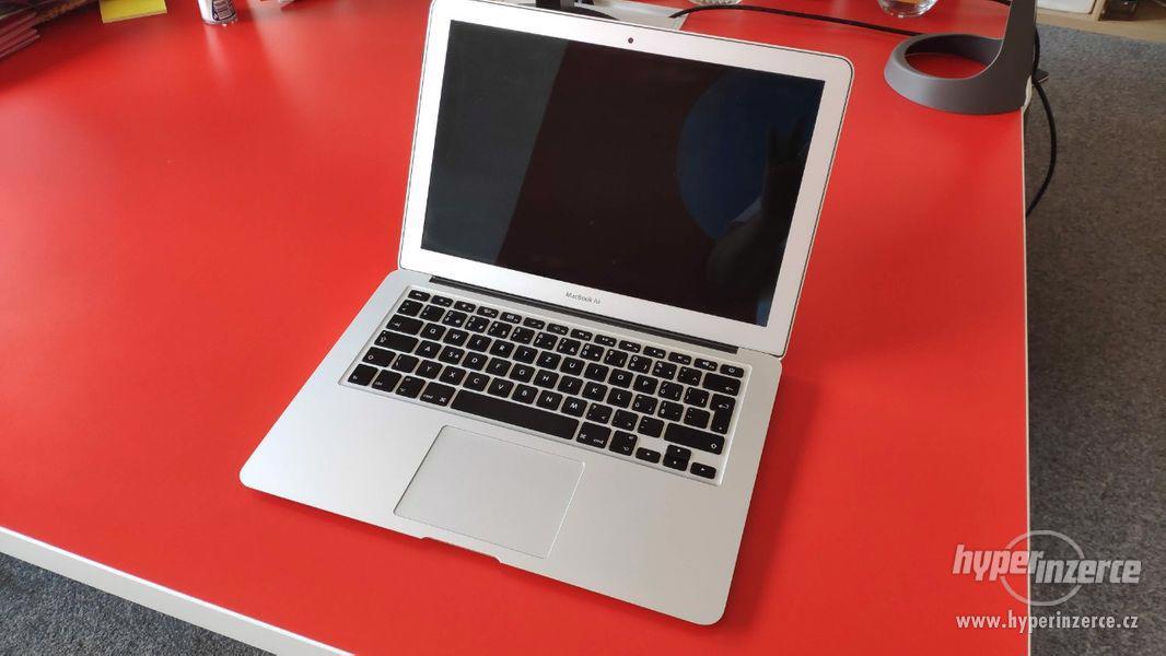 MacBook Air 2017  (13‘‘, i7 2,2GHZ, 256GB, 8GB DDR) + Přísl. - foto 2