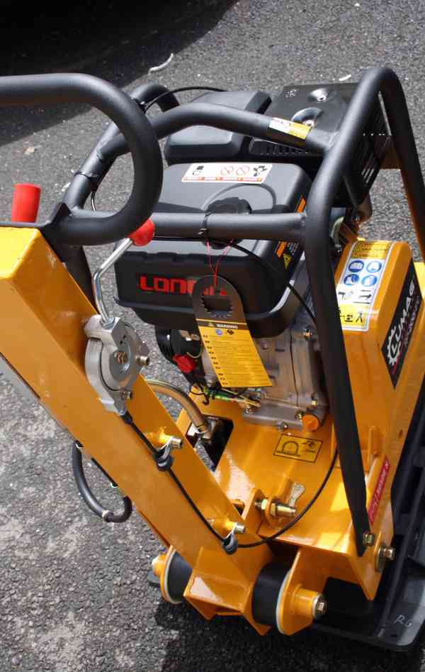 Vibrační deska Lumag RP200HPC LONCIN 9HP - foto 4