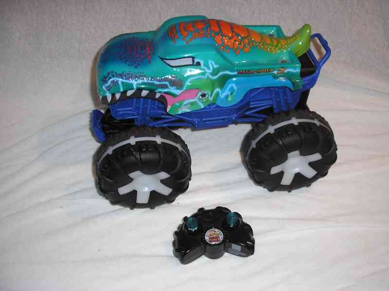 Hot Wheels dálkově ovládané auto