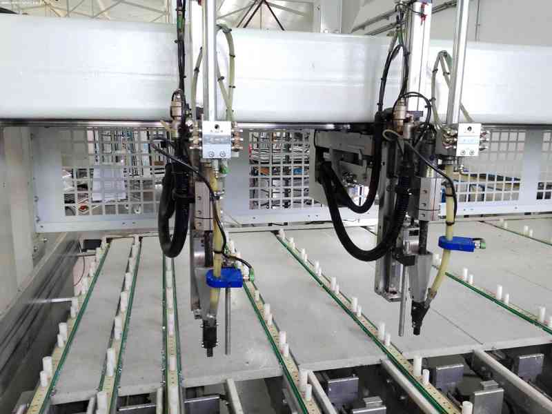 Obráběcí centrum na profily FOM INDUSTRIE - foto 3