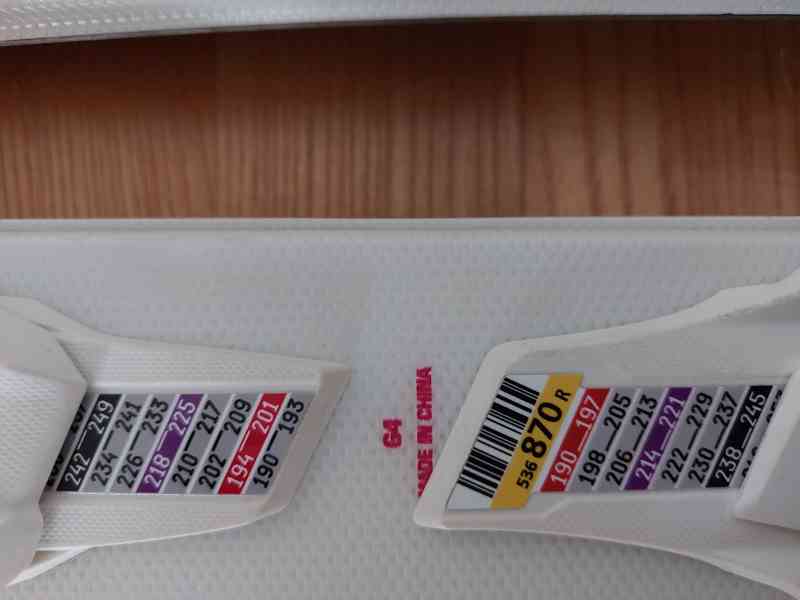 Dětské sjezdové lyže - foto 9