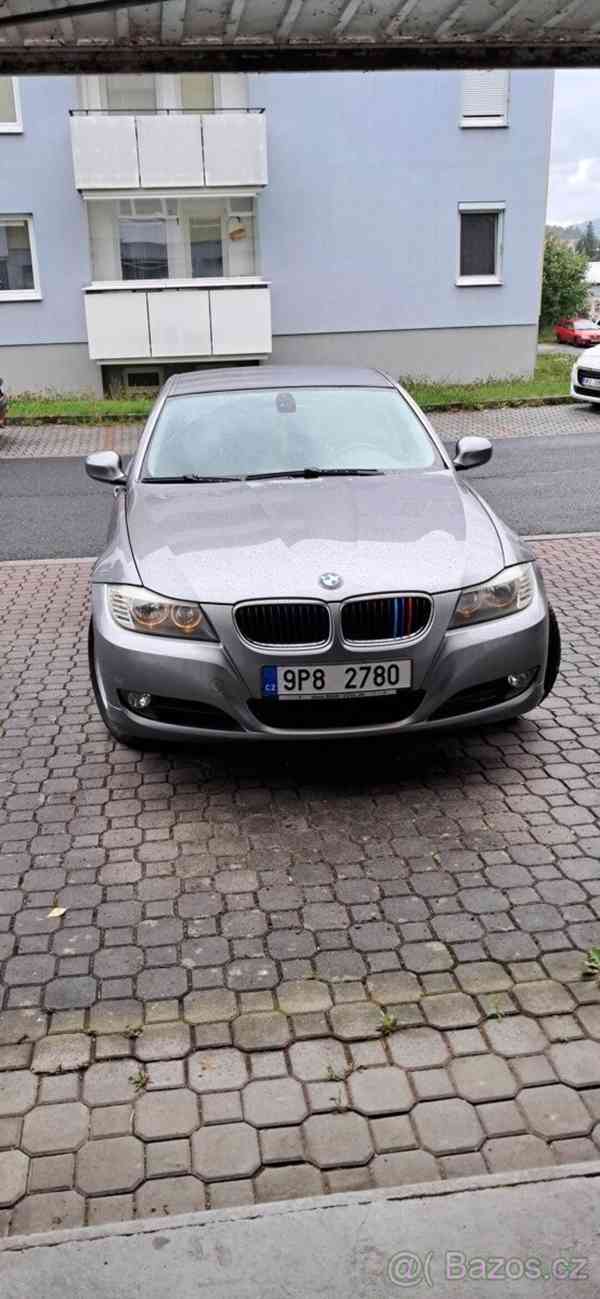 BMW Řada 3 1,8   318i limusina benzin 105 - foto 18