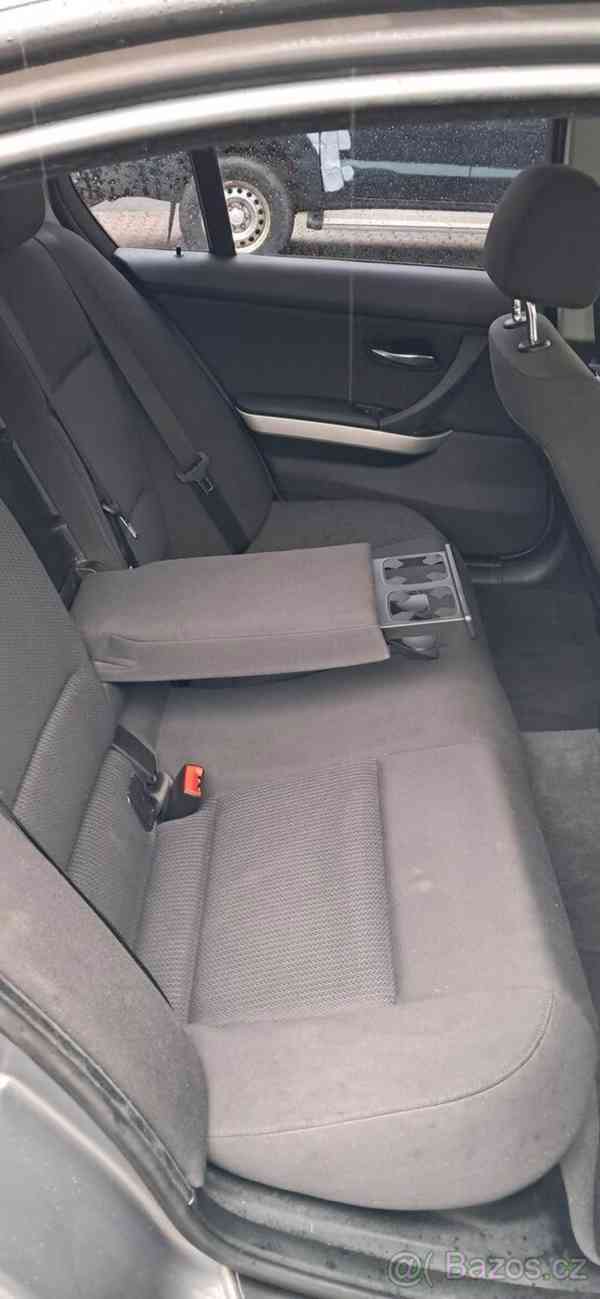 BMW Řada 3 1,8   318i limusina benzin 105 - foto 15